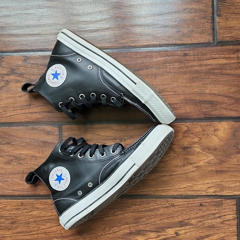 Converse Chuck Taylor black leather